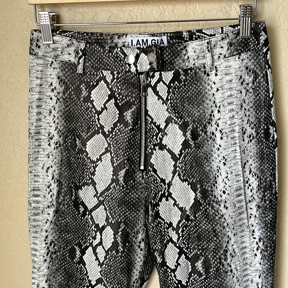 I..AM.GIA faux leather snake print flare pants grey and white - Picture 6 of 11